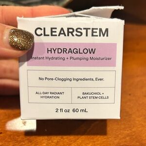 CLEARSTEM HYDRAGLOW Instant Hydrating Moisturizer - White and Purple